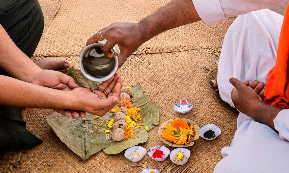 Pandit for funeral services
